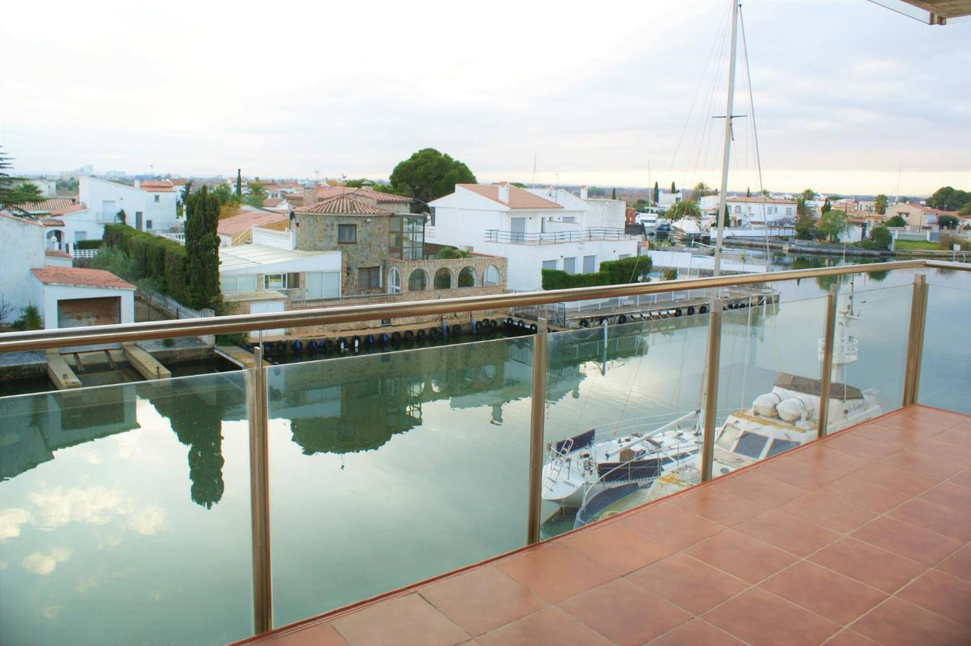 Apartamento En Roses Con Vistas Al Canal Y Piscina Buitenkant foto